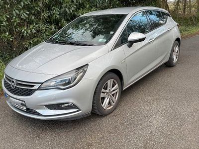 Gebraucht Opel Astra Dynamic 125 PS (91 kW) 2016 Silber Limousine