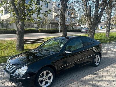 Gebraucht Mercedes C220 150 PS (110 kW) 2005 Schwarz Coupé