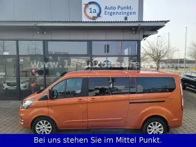 Gebraucht Ford Tourneo Custom Titanium 170 PS (125 kW) 2023 Orange Van