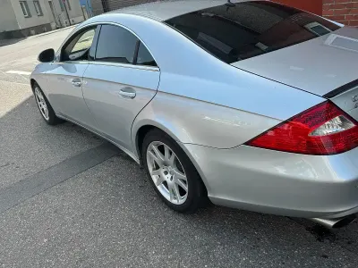 Używany Mercedes CLS350 272 KM (200 kW) 2005 Srebrny Sedan/Limuzyna