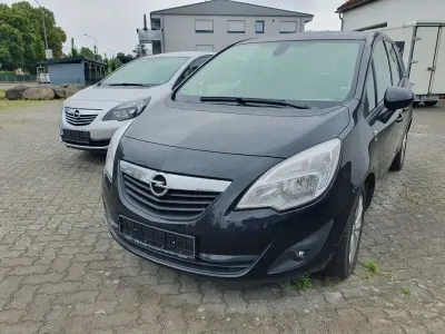 Gebraucht Opel Meriva 120 PS (88 kW) 2012 Schwarz Van / Kleinbus