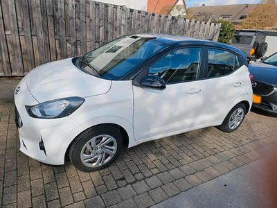 Gebraucht Hyundai i10 84 PS (61 kW) 2020 Weiß Kleinwagen