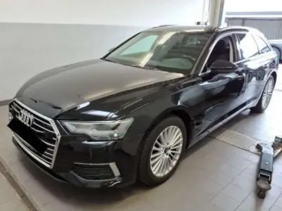 Gebraucht Audi A6 Design 265 PS (194 kW) 2022 Mythosschwarz metallic Kombi