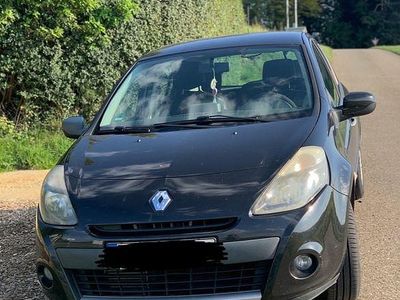 Second-hand Renault Clio III 103 CP (75 kW) 2012 Negru Berlinǎ