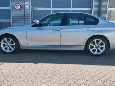 Gebraucht BMW 320 184 PS (135 kW) 2013 Silber Limousine