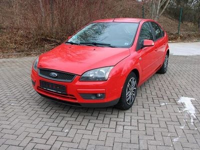 Rot Gebraucht 2007 Ford Focus Titanium Limousine | 780 € (Fairer Preis)