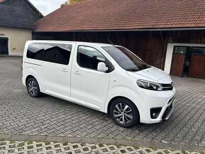Arctic white Gebraucht 2022 Toyota Proace Team Van / Kleinbus | 30.800 € (Teuer)