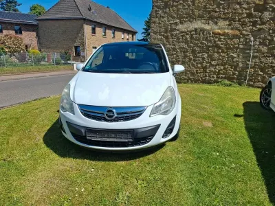 Usado Opel Corsa Color Edition 87 HP (63 kW) 2011 Branco Citadino