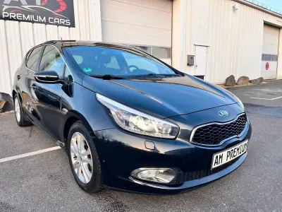 Używany Kia Ceed 135 KM (99 kW) 2015 Czarny Hatchback