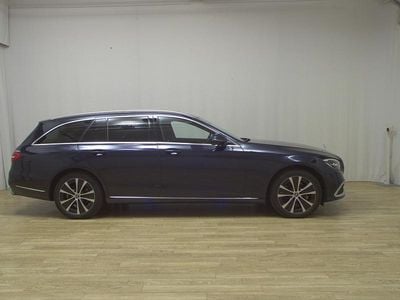 Gebraucht Mercedes E220 Exclusive 220 PS (161 kW) 2022 Blau Kombi