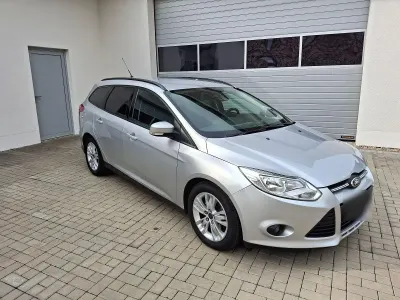 Gebraucht Ford Focus Trend 116 PS (85 kW) 2011 Silber Kombi