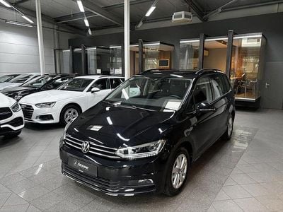 Deep black perleffekt Gebraucht 2024 VW Touran Comfortline Van / Kleinbus | 29.491 € (Guter Preis)