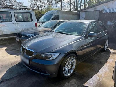 Gebraucht BMW 320 150 PS (110 kW) 2006 Grau Limousine