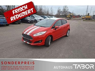 Gebraucht Ford Fiesta Titanium 101 PS (74 kW) 2015 Race red Kleinwagen