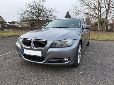 Grau Gebraucht 2011 BMW 320 Kombi | 5.800 € (Fairer Preis)