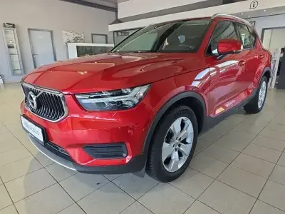 Gebraucht Volvo XC40 Momentum 163 PS (119 kW) 2019 Fusion red SUV