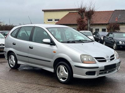 Gebraucht Nissan Almera Tino Acenta 116 PS (85 kW) 2002 Silber Van / Kleinbus