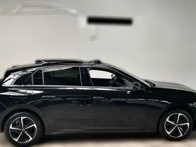 Gebraucht Opel Astra 131 PS (96 kW) 2025 Schwarz metallic Kleinwagen