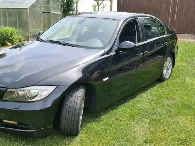 Gebraucht BMW 320 177 PS (130 kW) 2008 Schwarz Limousine