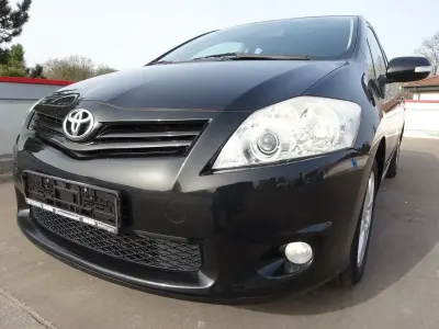 Gebraucht Toyota Auris Edition 99 PS (72 kW) 2012 Schwarz Limousine