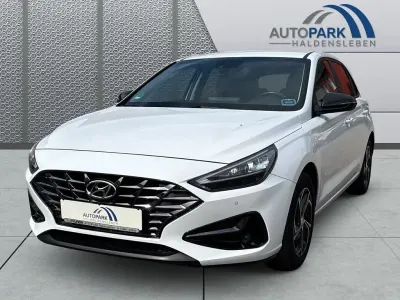 Gebraucht Hyundai i30 Intro Edition 110 PS (80 kW) 2020 Weiß Limousine