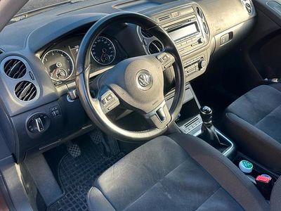 Braun Gebraucht 2012 VW Tiguan SUV | 10.399 € (Etwas zu teuer)
