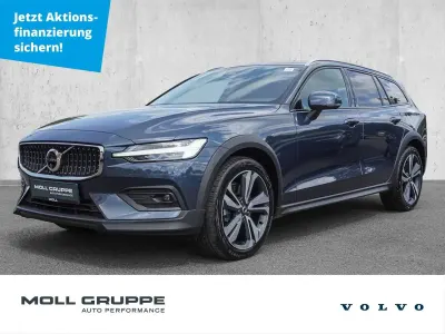Gebraucht Volvo V60 CC Ultimate 197 PS (144 kW) 2024 Denim blue / metallic Kombi