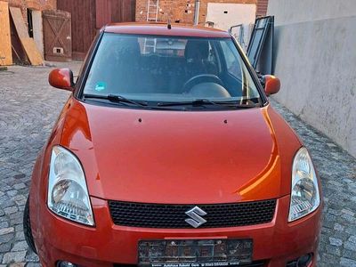 Usata Suzuki Swift 92 CV (67 kW) 2006 Arancione Utilitaria