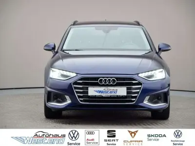 Gebraucht Audi A4 Advanced Plus 204 PS (150 kW) 2023 Navarrablau (metallic) Kombi
