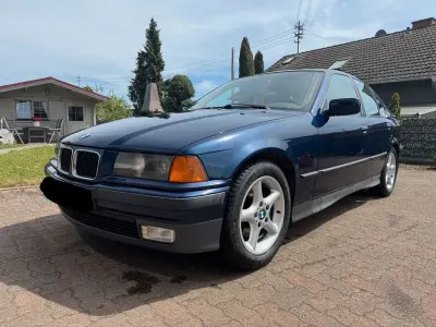 Usata BMW 325 116 CV (85 kW) 1994 Blu Berlina