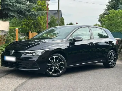 Gebraucht VW Golf VIII IQ Drive 110 PS (80 kW) 2021 Schwarz Limousine