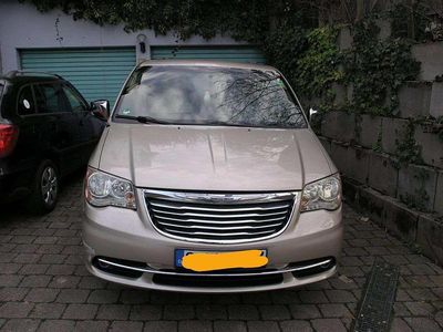 Gebraucht Chrysler Town & Country 287 PS (211 kW) 2015 Gold Van / Kleinbus