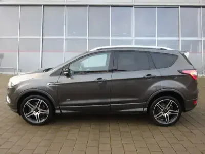 Gebraucht Ford Kuga ST-Line 175 PS (128 kW) 2019 Grau SUV