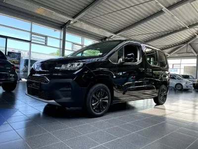 Neu Fiat Qubo Icon 102 PS (75 kW) 2026 Schwarz Van / Kleinbus