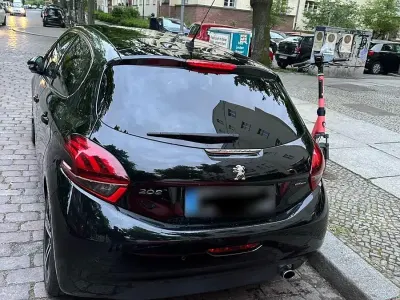 Gebraucht Peugeot 208 GT-line 110 PS (80 kW) 2018 Schwarz Kleinwagen