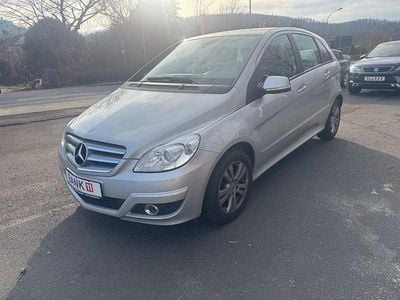 Gebraucht Mercedes B180 109 PS (80 kW) 2011 Silber Van / Kleinbus