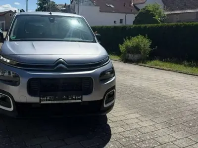 Gebraucht Citroën Berlingo Shine 131 PS (96 kW) 2023 Silber Van / Kleinbus