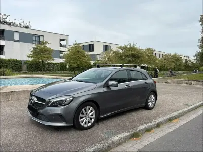 Gebraucht Mercedes A200 Urban 136 PS (100 kW) 2015 Grau Kleinwagen