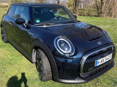 Second-hand Mini Cooper SE Classic 135 kW (184 CP) 2022 Negru Hatchback