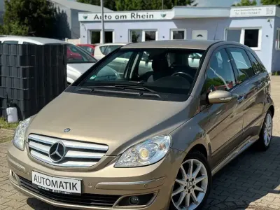 Gebraucht Mercedes B200 136 PS (100 kW) 2005 Gold Van / Kleinbus