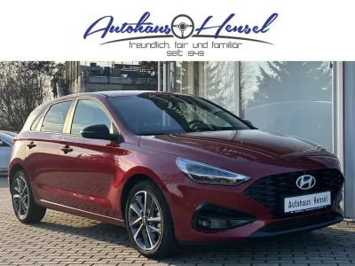Gebraucht Hyundai i30 Advantage 101 PS (74 kW) 2025 Ultimate red Limousine