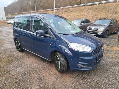 Blau Gebraucht 2014 Ford Tourneo Courier S Van / Kleinbus | 5.395 € (Etwas zu teuer)