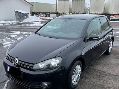 Gebraucht VW Golf VI Team 105 PS (77 kW) 2010 Schwarz Kleinwagen