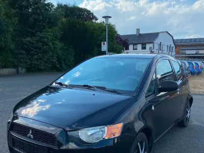 Gebraucht Mitsubishi Colt Inform 75 PS (55 kW) 2009 Schwarz Kleinwagen