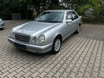 Mercedes E240
