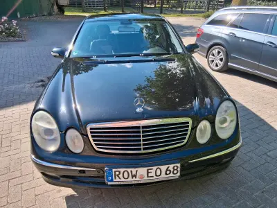 Gebraucht Mercedes E320 204 PS (150 kW) 2004 Schwarz Limousine
