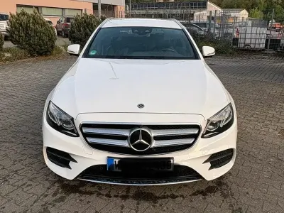 Gebraucht Mercedes E300 AMG line 306 PS (225 kW) 2019 Weiß Kombi