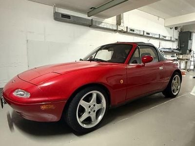 Second-hand Mazda MX5 90 CP (66 kW) 1996 Roșu Cabrio