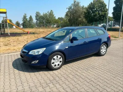 Gebraucht Opel Astra 110 PS (80 kW) 2011 Blau Kombi