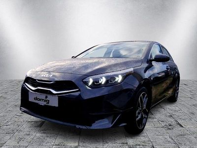 Lunar silber metallic Gebraucht 2023 Kia Ceed Spirit Kleinwagen | 24.740 € (Fairer Preis)